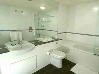 Place (Apartments) Place (Apartments)