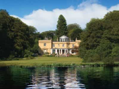 Storrs Hall On The Lake (Deluxe) (I)