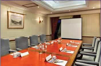 โรงแรมค็อปธอร์น คาร์ดิฟ-แคร์ดิด โรงแรมค็อปธอร์น คาร์ดิฟ-แคร์ดิด