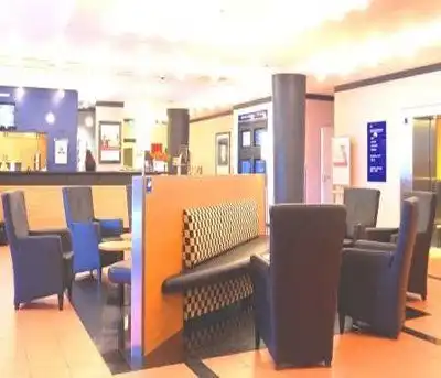 InterCity Hotel Frankfurt Airport InterCity Hotel Frankfurt Airport