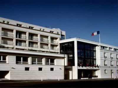 Atrium Suresnes Hotel