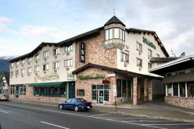 Whistlers Inn