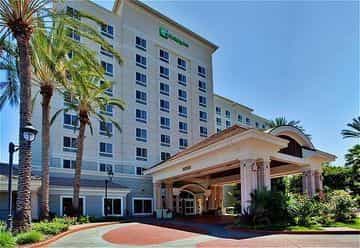HOLIDAY INN