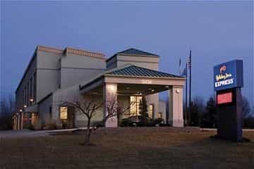 HOLIDAY INN EXPRESS & SUITES