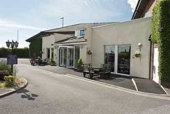 Days Hotel Chester North