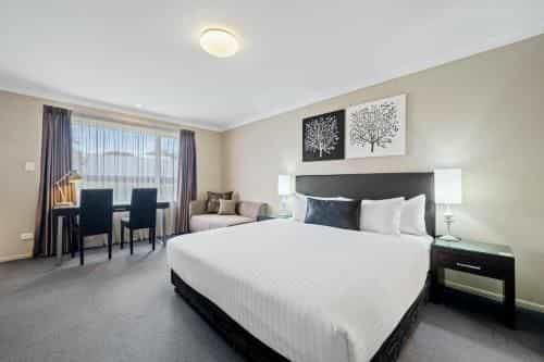 BEST WESTERN PLUS Ambassador on Ruthven Motor Inn