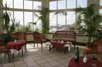Ommaroo Hotel