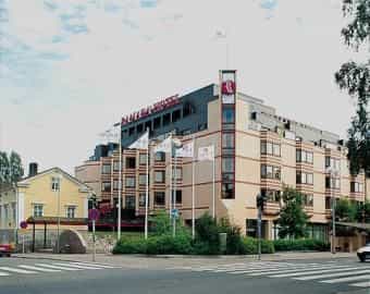 HOLIDAY INN