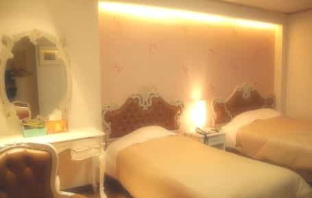 Pung gi Tourist Hotel