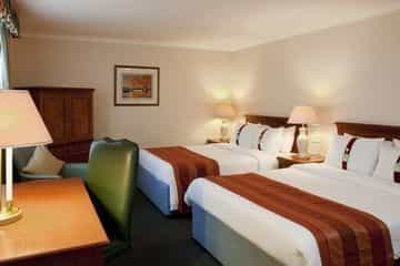 HOLIDAY INN