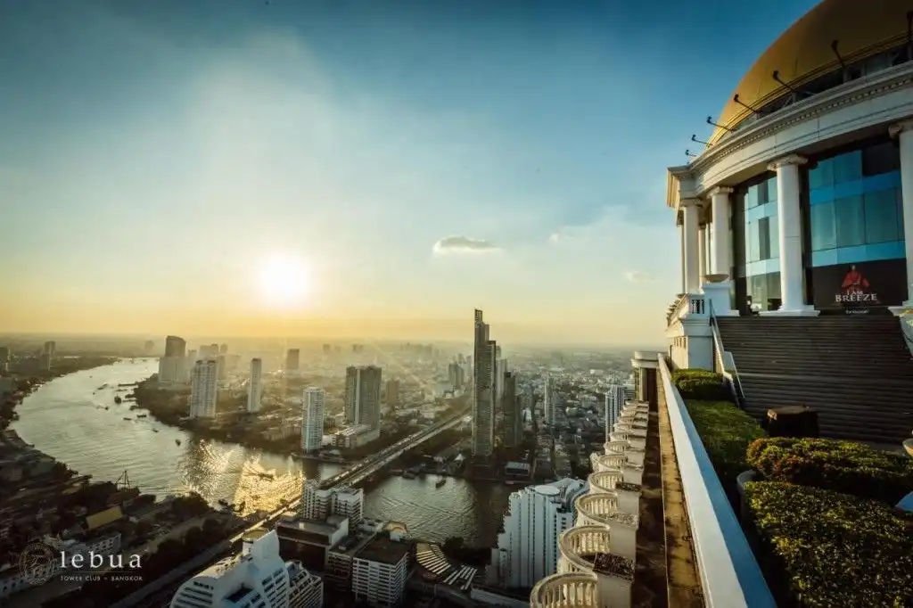 ทาวเวอร์ คลับ ที่โรงแรมเลอบัว