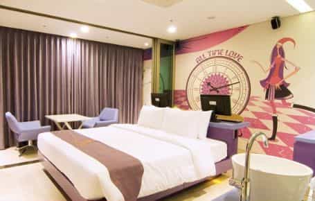 R Hotel