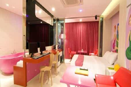 R Hotel