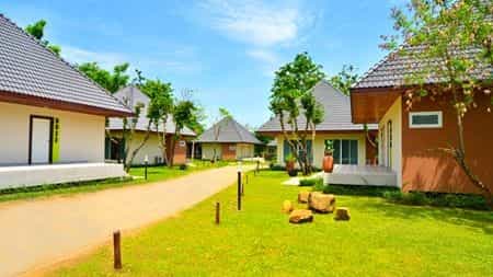 Lake Side Chalet