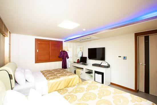 MJ Hotel