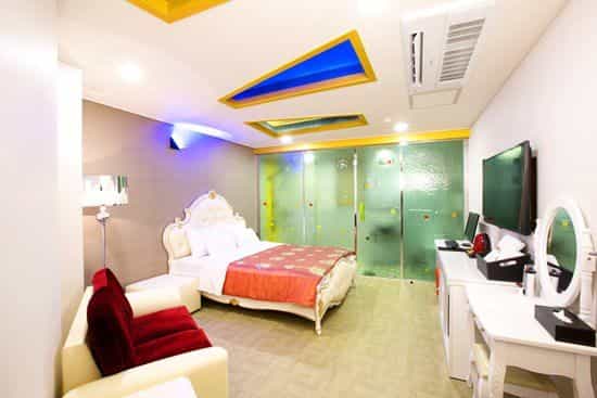 MJ Hotel