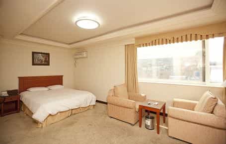Chambord Tourist Hotel