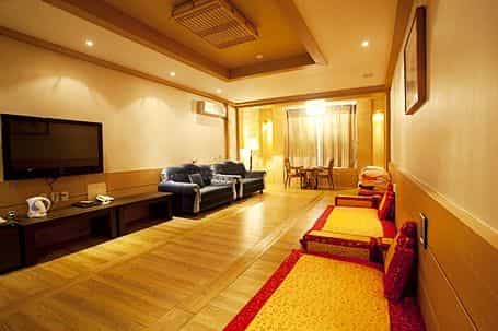 B&Beach Tourist Hotel