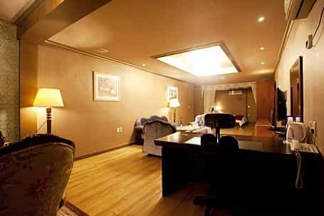 B&Beach Tourist Hotel