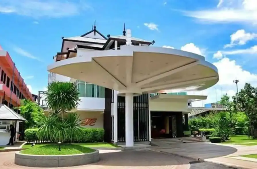 โรงแรมเอเต้ ชุมพร