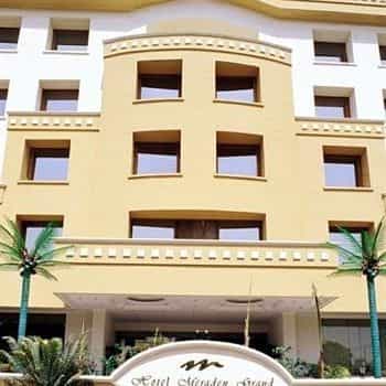 Hotel Meraden Grand