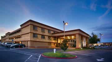 BEST WESTERN PLUS ORCHID HOTEL & SUITES