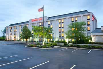 HAMPTON INN WOODBRIDGE