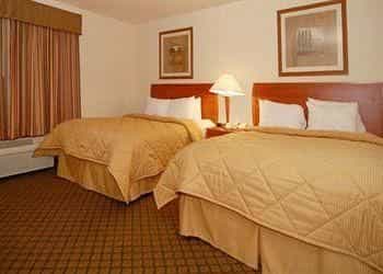 COMFORT INN & SUITES