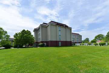 HAMPTON INN PHILADELPHIA-BRIDG