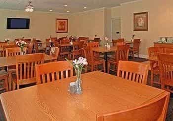 ECONO LODGE FREDERICKSBURG