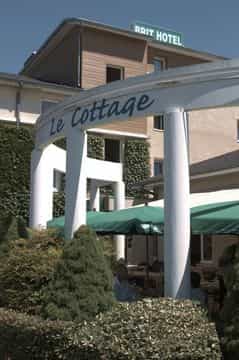 BRIT HOTEL LE COTTAGE