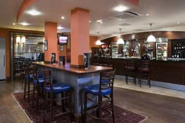 HOLIDAY INN HOLIDAY INN