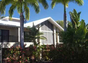 Trinity Beach Club Holiday Apartments