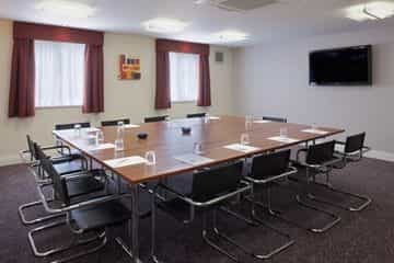 Holiday Inn Express Gatwick - Crawley