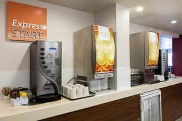HOLIDAY INN EXPRESS