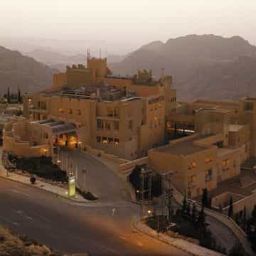 Movenpick Nabatean Castle Hotel