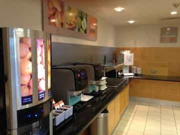 HOLIDAY INN EXPRESS HOLIDAY INN EXPRESS