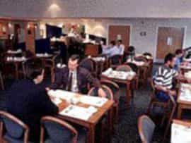 EXPRESS HOLIDAY INN M74 JCT 5
