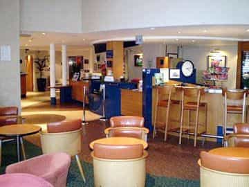 EXPRESS HOLIDAY INN M74 JCT 5