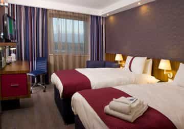 HOLIDAY INN EXPRESS HOLIDAY INN EXPRESS