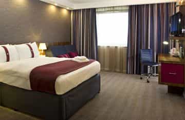 HOLIDAY INN EXPRESS HOLIDAY INN EXPRESS