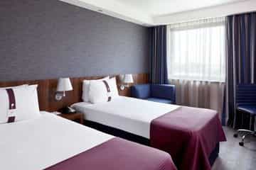 HOLIDAY INN EXPRESS HOLIDAY INN EXPRESS