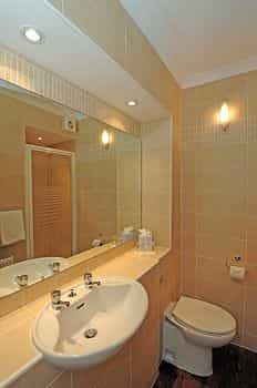 Fountain Court Aparthotel