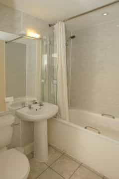 Fountain Court Aparthotel