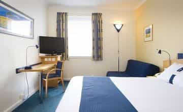 HOLIDAY INN EXPRESS HOLIDAY INN EXPRESS