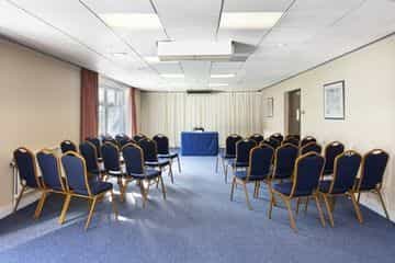 HOLIDAY INN HOLIDAY INN