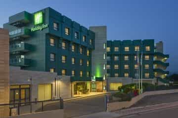 HOLIDAY INN