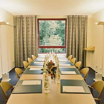 MOEVENPICK HOTEL FRANKFURT OBE