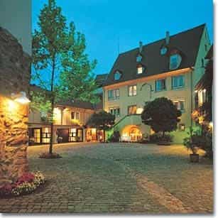 A LA COUR D'ALSACE