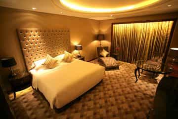 Wyndham Grand Plaza Royale Fur